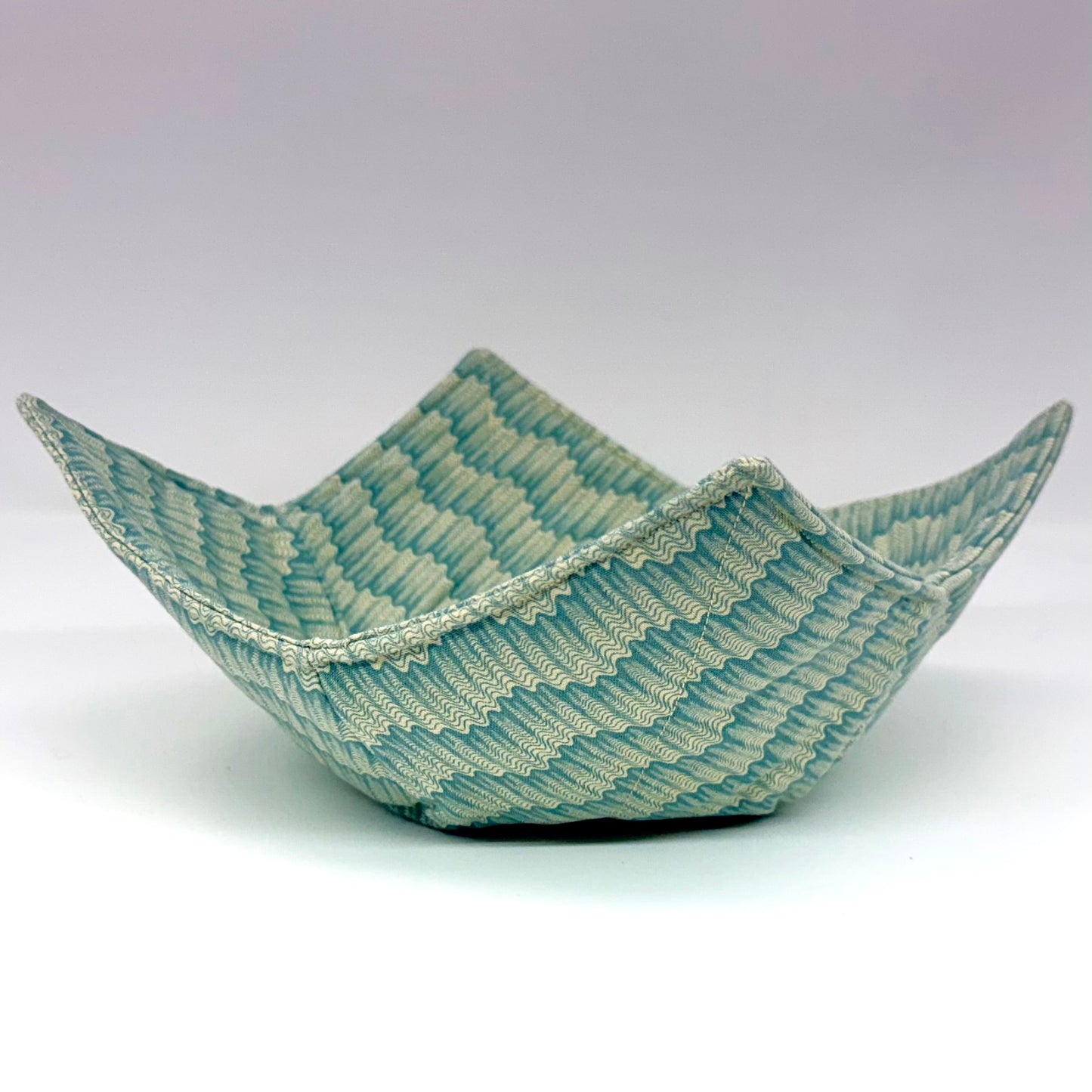 Sarah Ruffle Bowl Hug