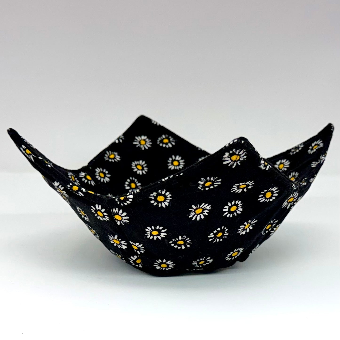Tiny Daisies Bowl Hug