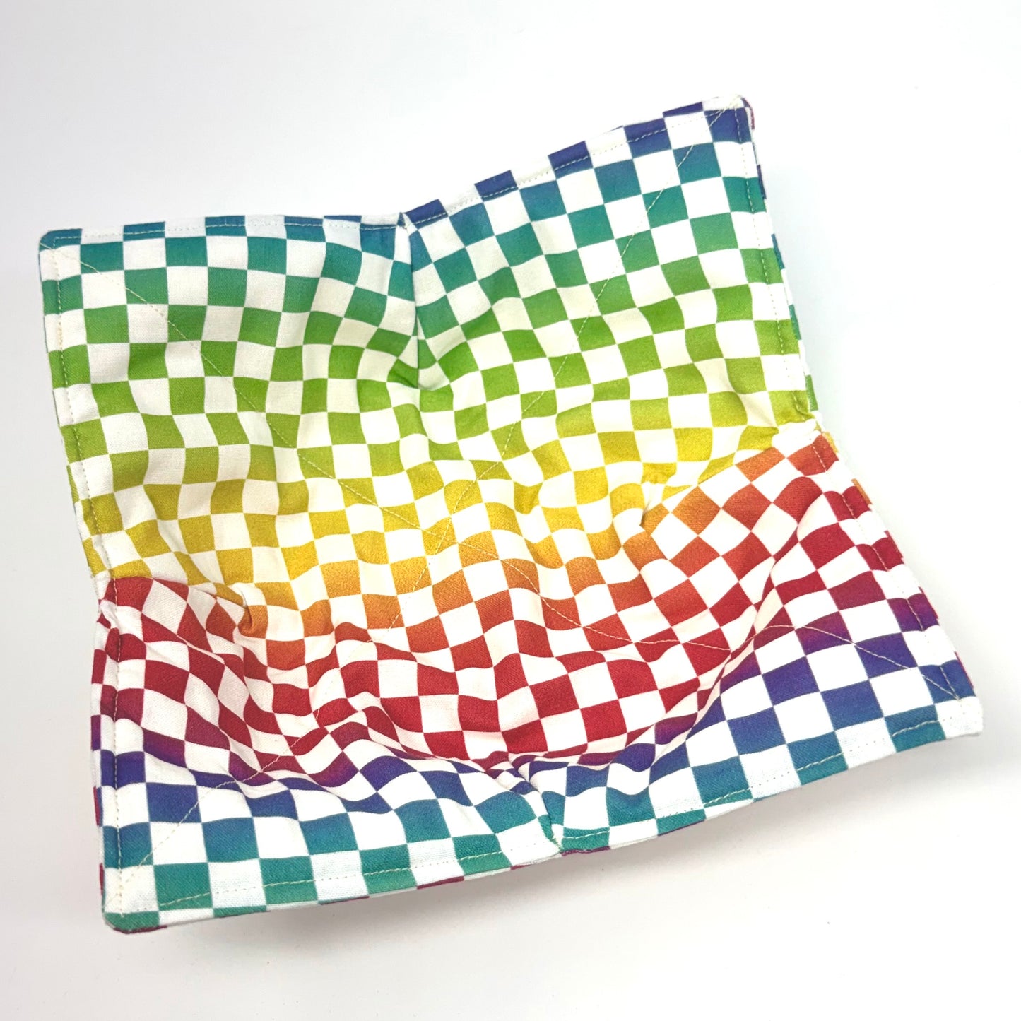 Checkered Gradient Bowl Hug
