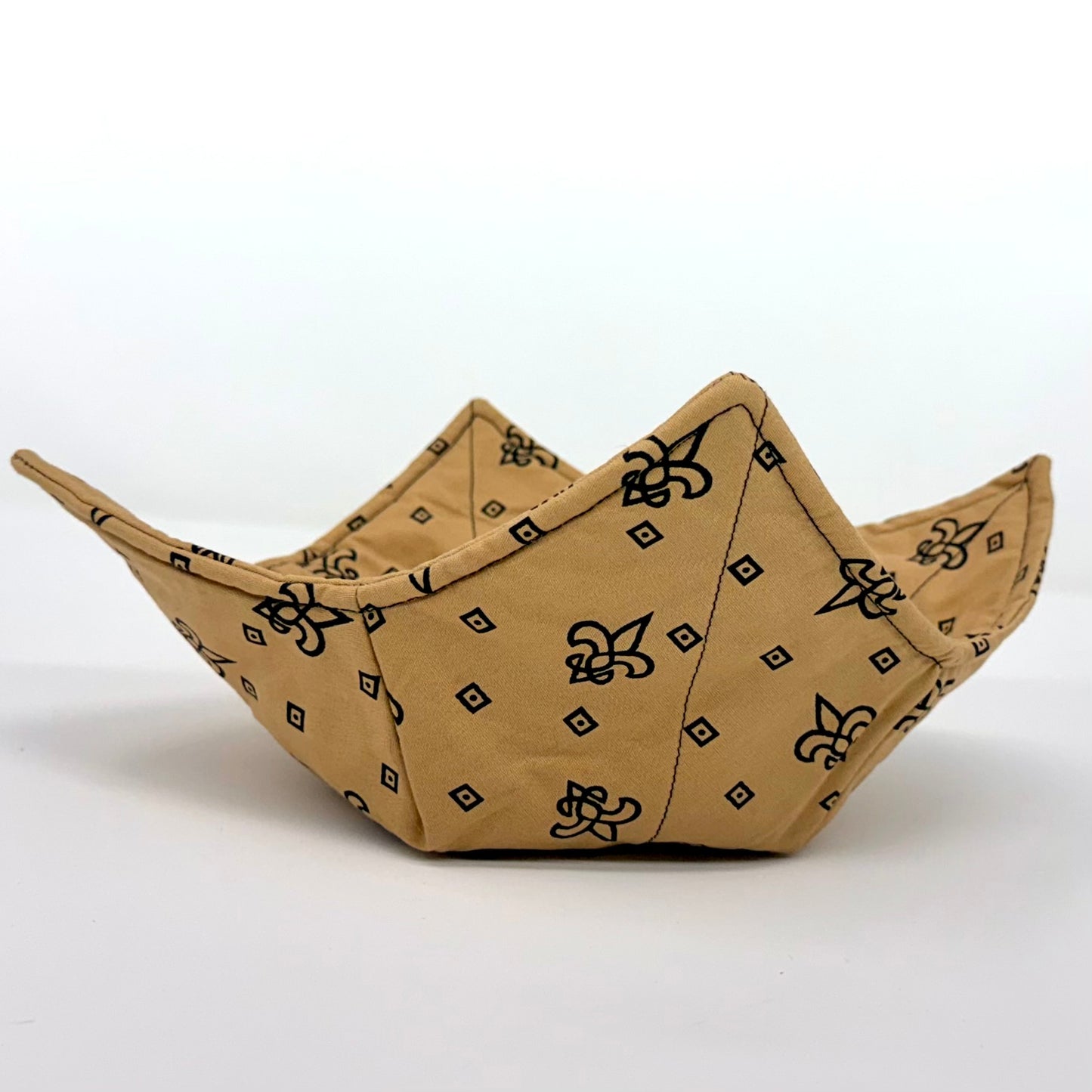 Fleur de Lis Toss Bowl Hug