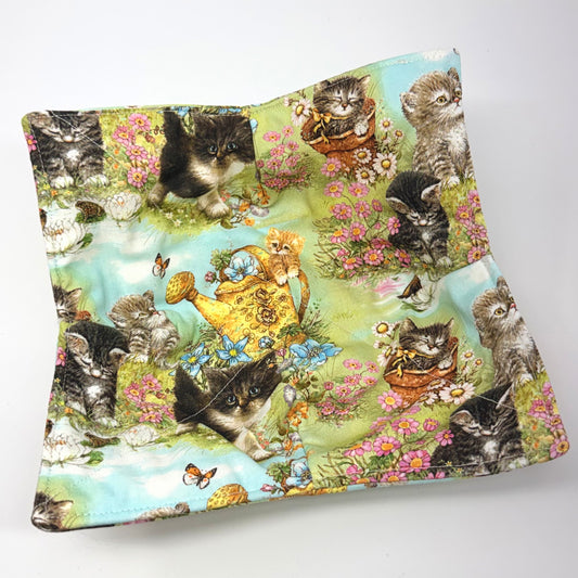 Watering Can Cats Bowl Hug